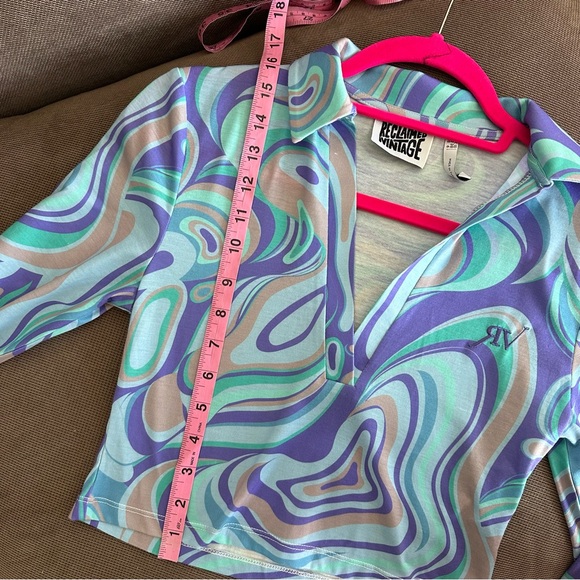 Reclaimed Vintage trippy cropped long sleeve - Picture 7 of 8